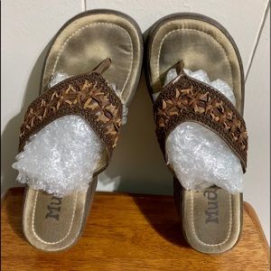 MUDD sandal's